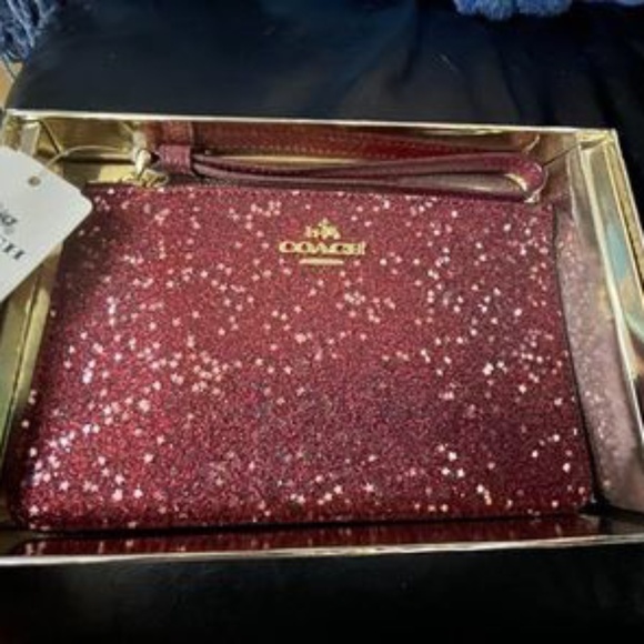 Coach F22705 IMGLD Star Glitter Gold Printed Coated Canvas Corner Zip Wristlet - Picture 1 of 7